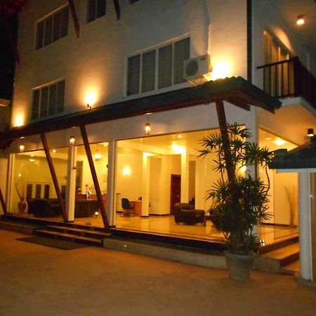 Onreech Hotel Сеедува Экстерьер фото