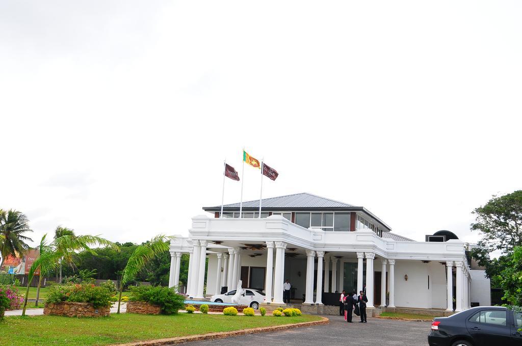 Onreech Hotel Сеедува Экстерьер фото